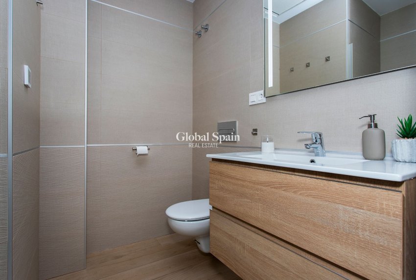 Wederverkoop - APPARTEMENT -
FINESTRAT