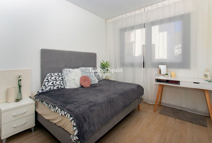 Wederverkoop - APPARTEMENT -
FINESTRAT