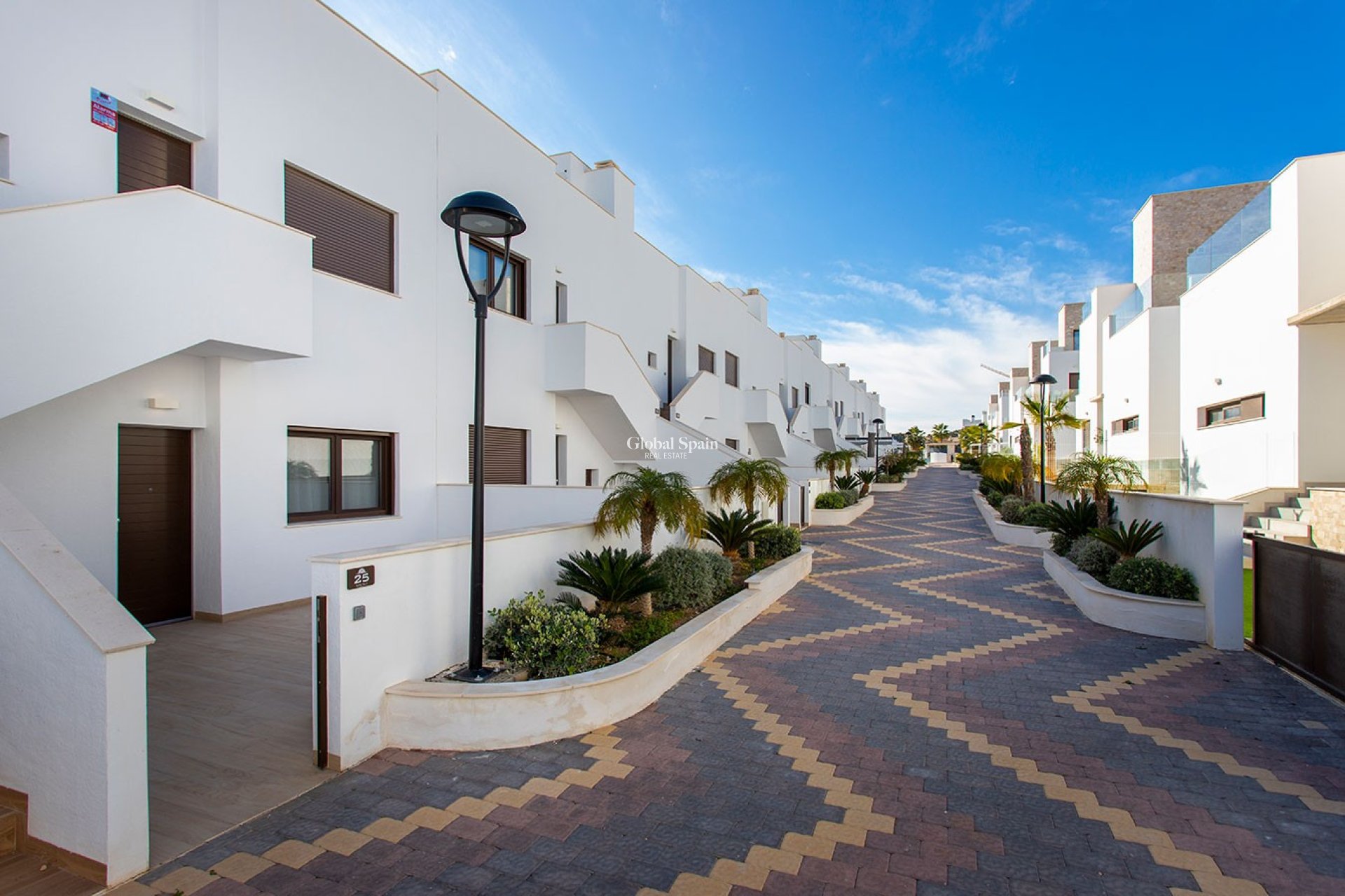 Wederverkoop - APPARTEMENT -
FINESTRAT