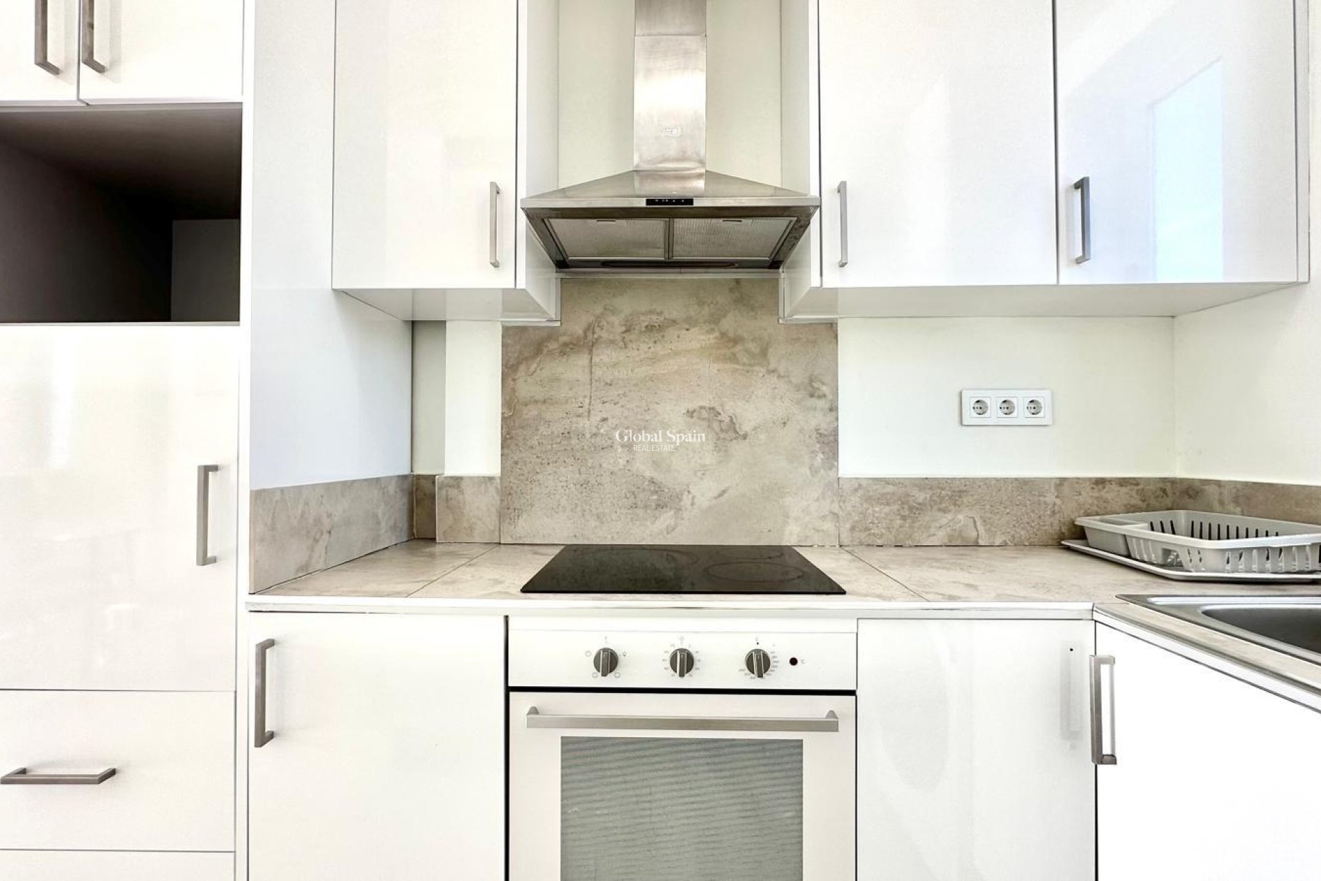 Wederverkoop - APPARTEMENT -
FINESTRAT