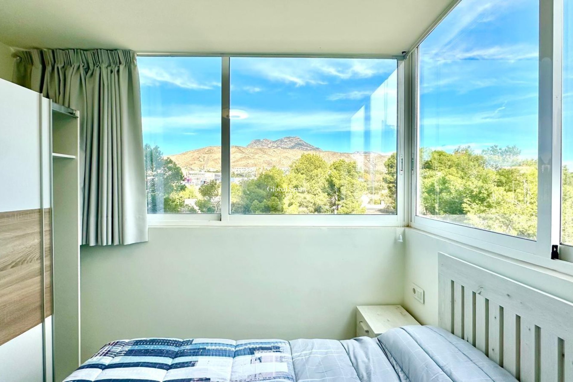 Wederverkoop - APPARTEMENT -
FINESTRAT