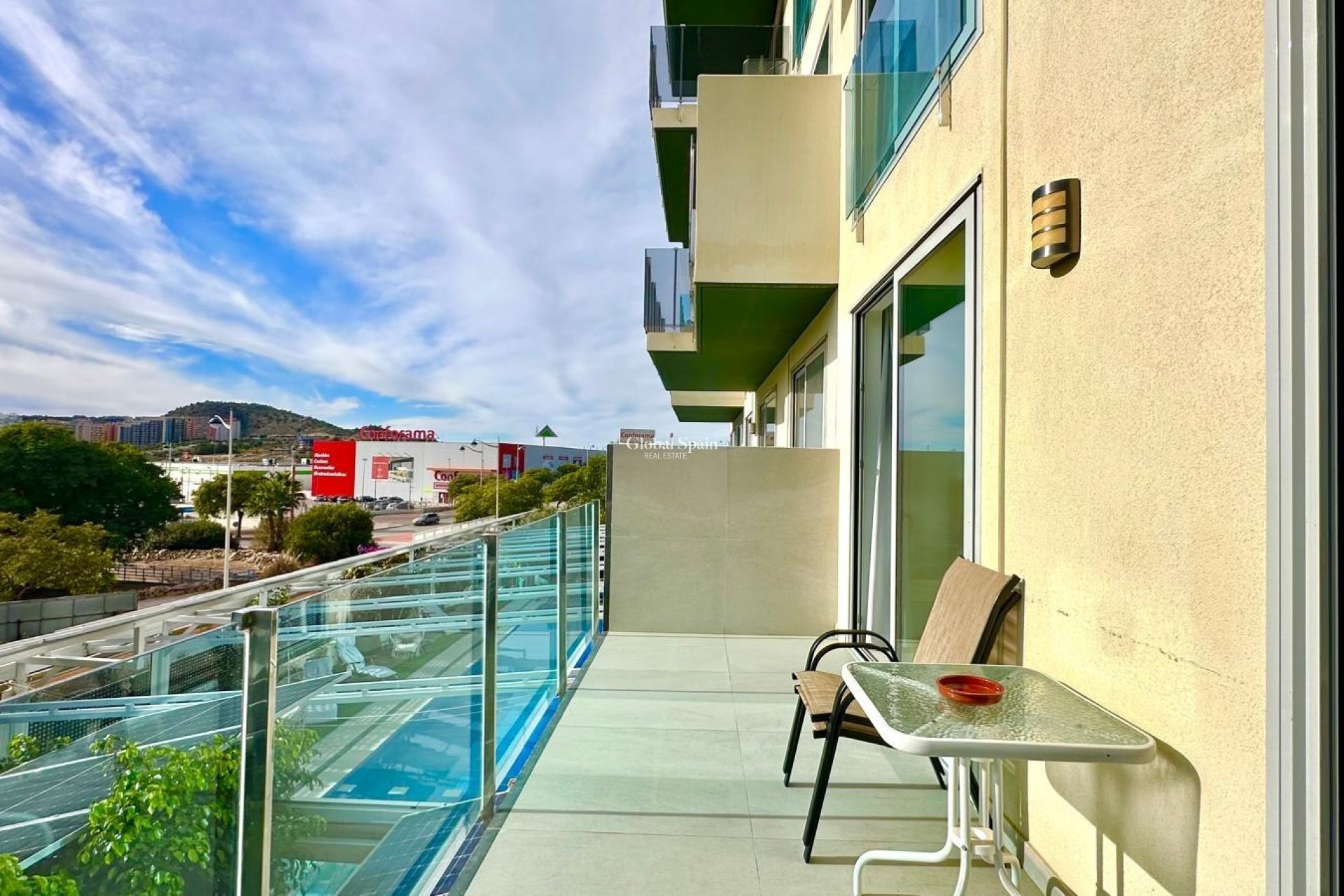 Wederverkoop - APPARTEMENT -
FINESTRAT