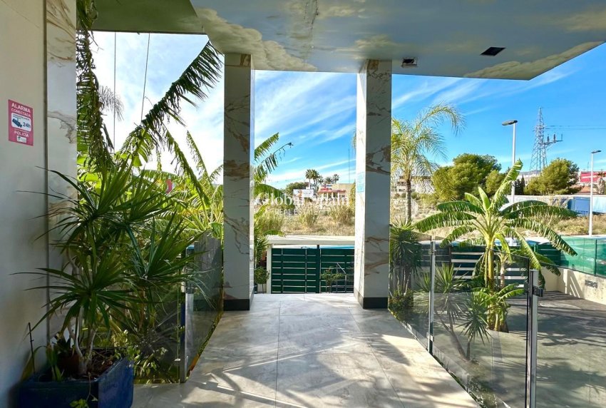 Wederverkoop - APPARTEMENT -
FINESTRAT