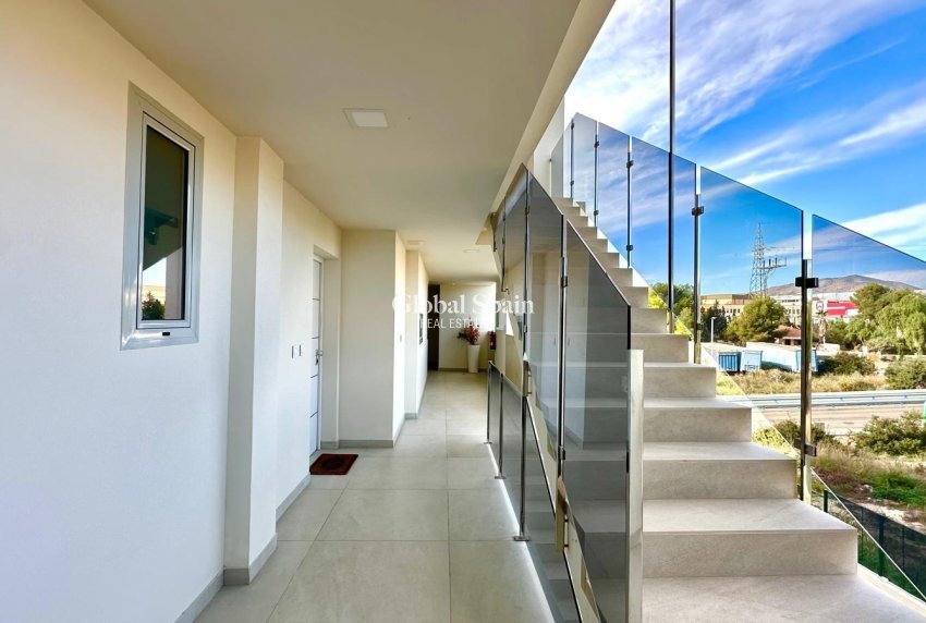 Wederverkoop - APPARTEMENT -
FINESTRAT