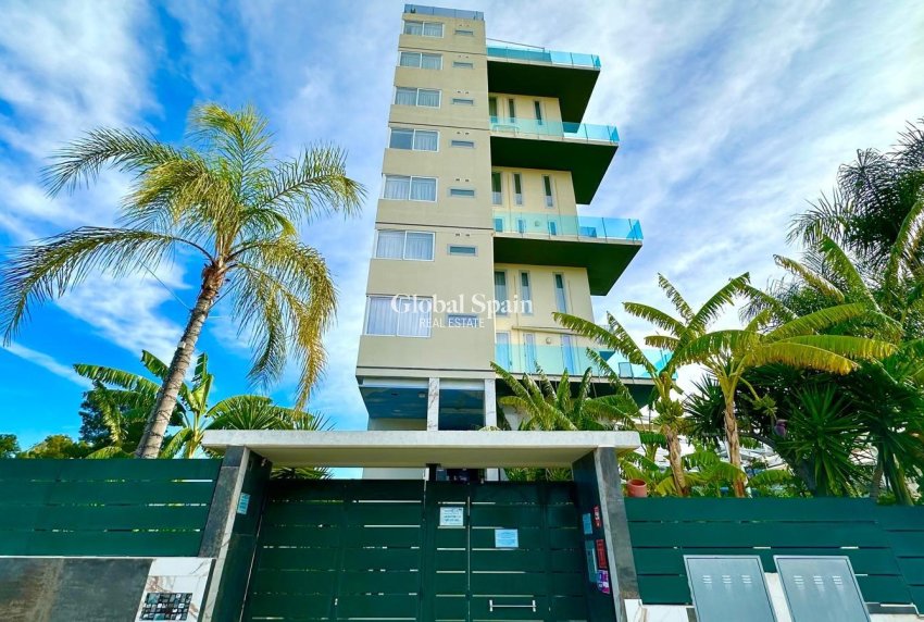 Wederverkoop - APPARTEMENT -
FINESTRAT