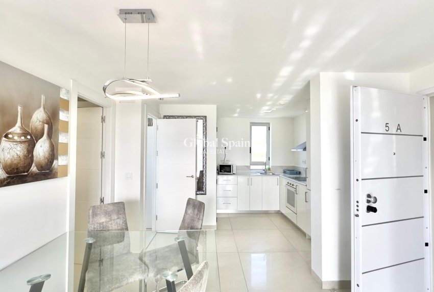 Wederverkoop - APPARTEMENT -
FINESTRAT