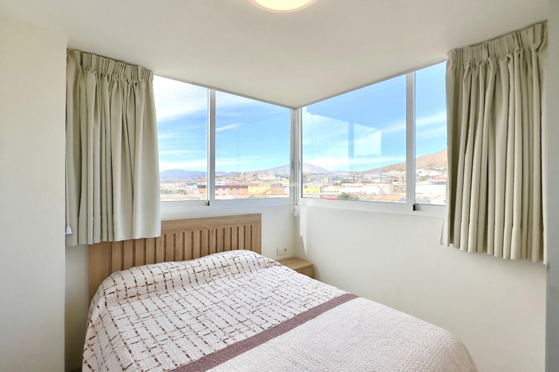 Wederverkoop - APPARTEMENT -
FINESTRAT