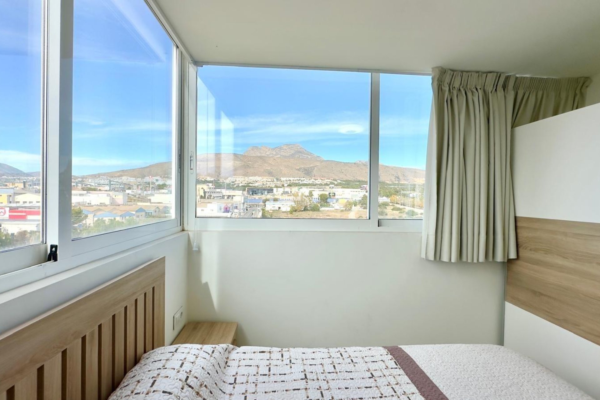 Wederverkoop - APPARTEMENT -
FINESTRAT