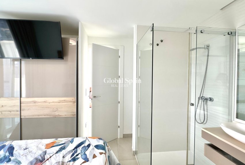 Wederverkoop - APPARTEMENT -
FINESTRAT