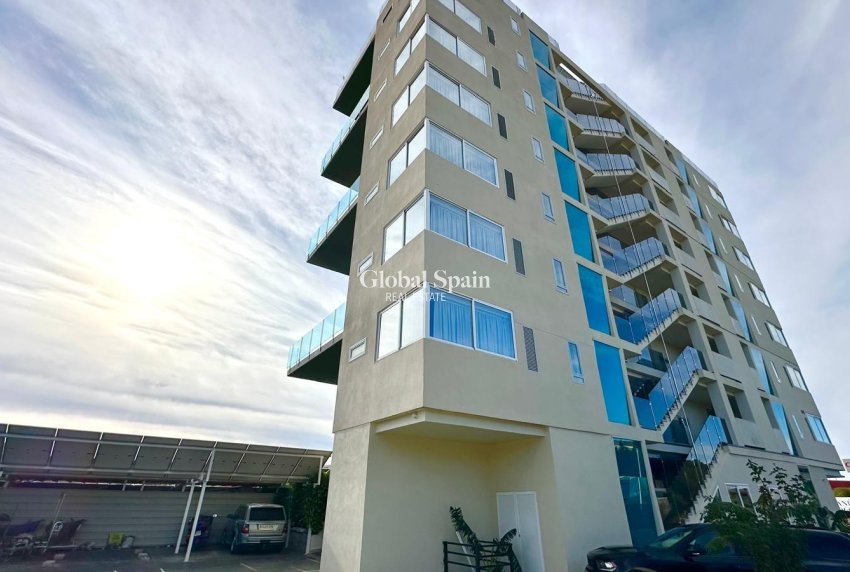 Wederverkoop - APPARTEMENT -
FINESTRAT