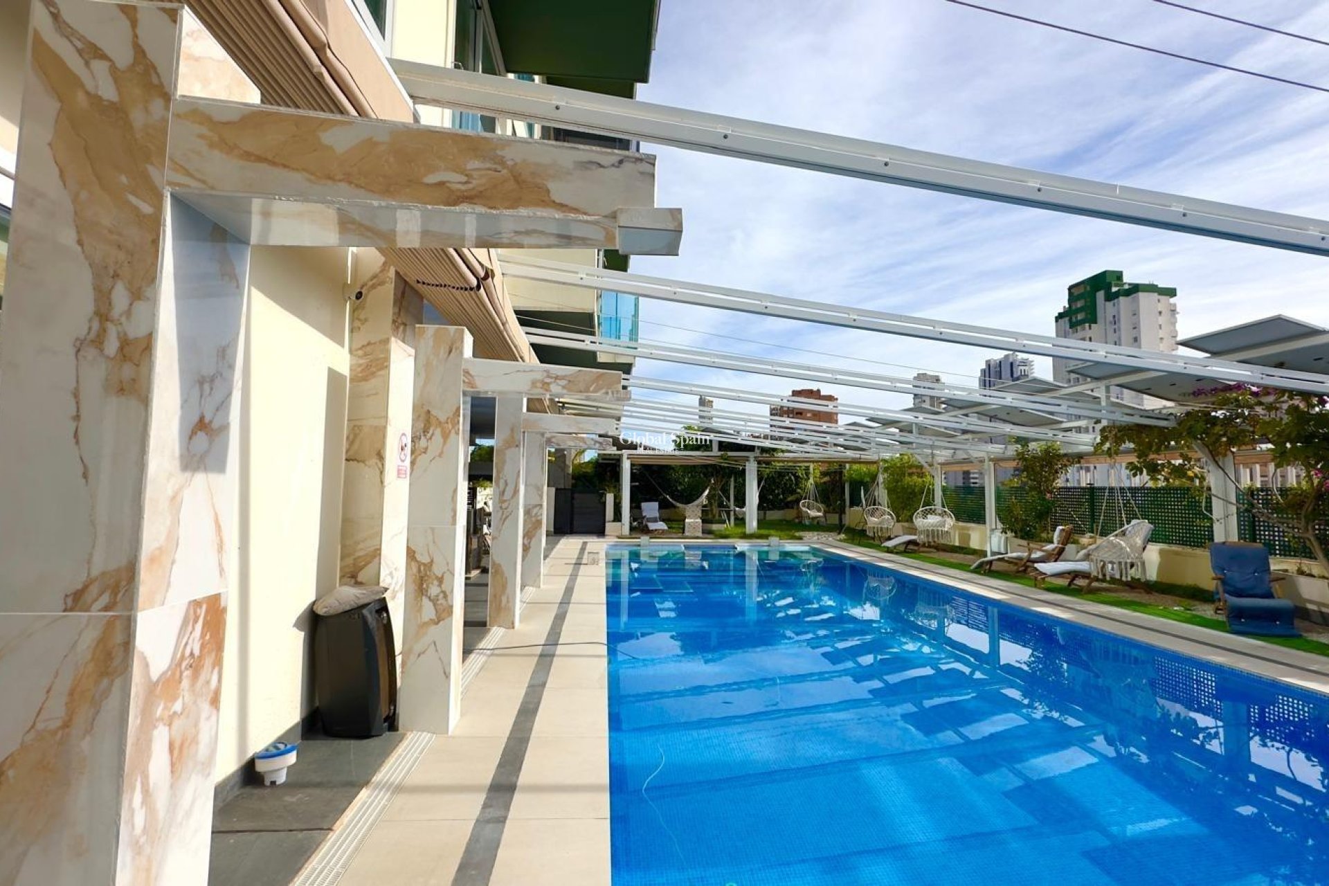 Wederverkoop - APPARTEMENT -
FINESTRAT