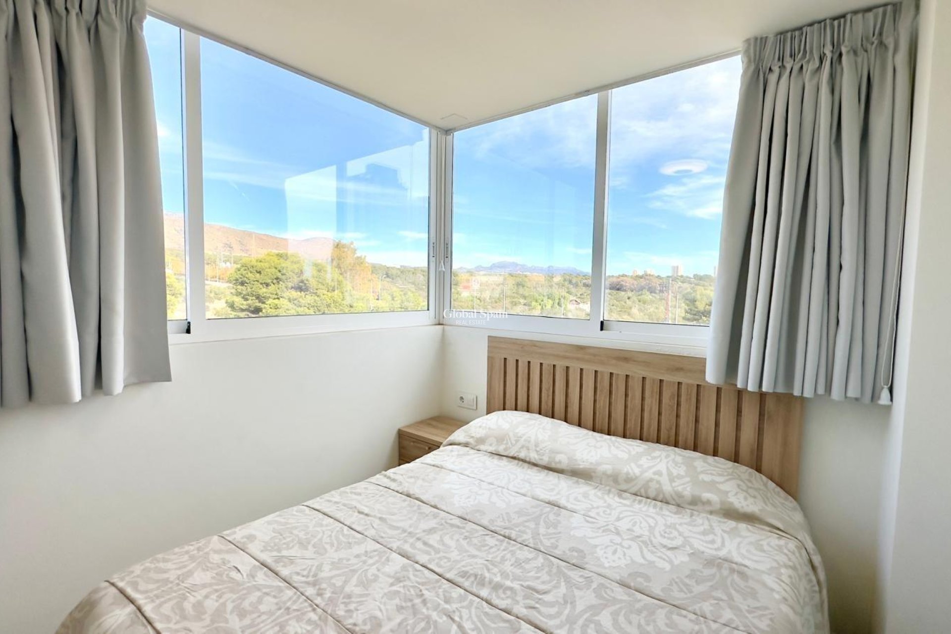 Wederverkoop - APPARTEMENT -
FINESTRAT