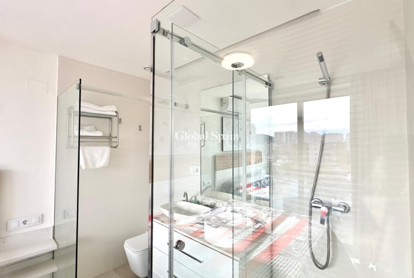 Wederverkoop - APPARTEMENT -
FINESTRAT