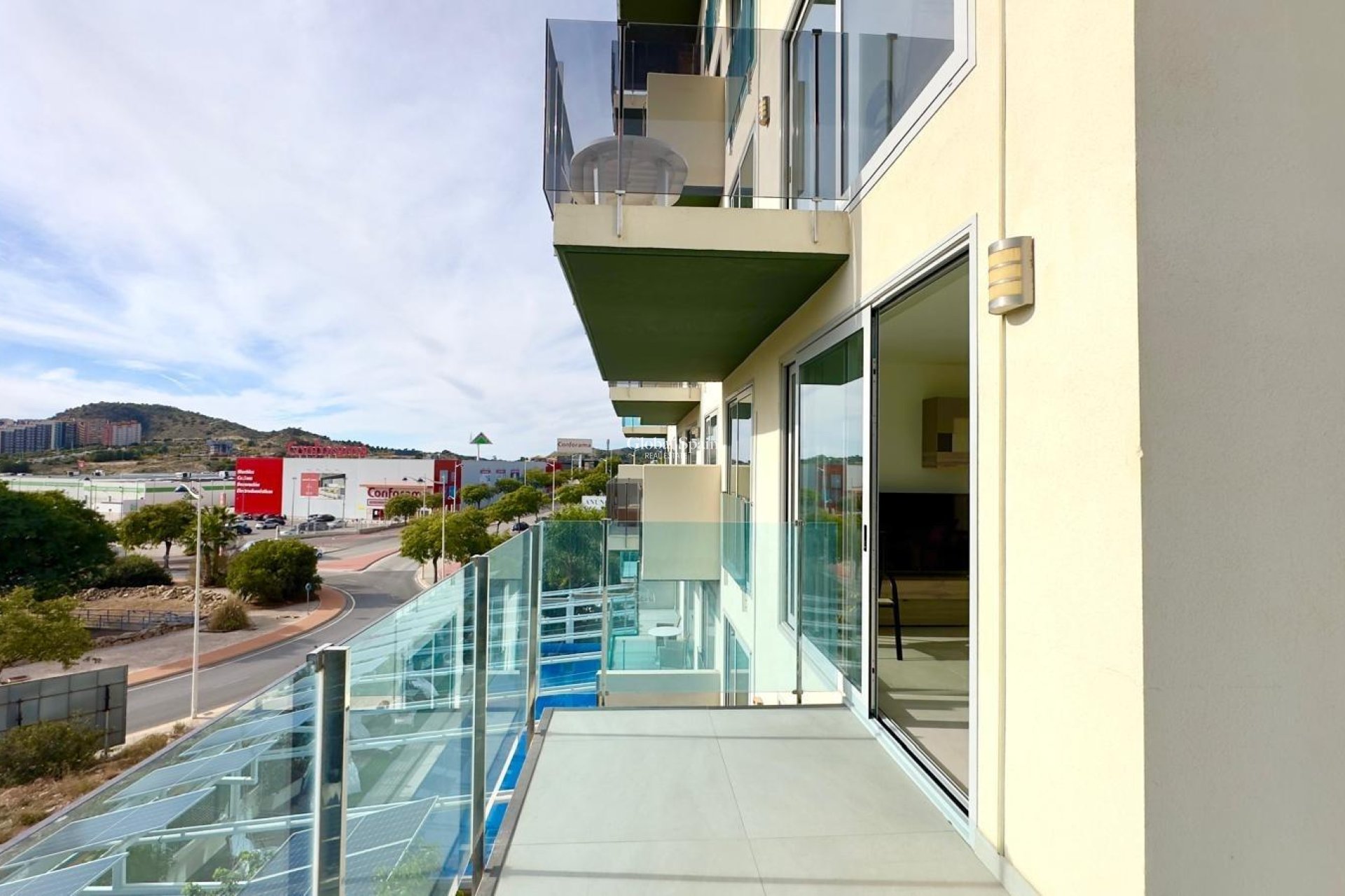 Wederverkoop - APPARTEMENT -
FINESTRAT