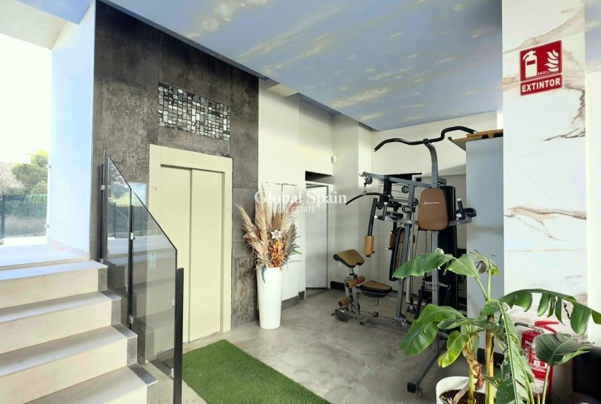 Wederverkoop - APPARTEMENT -
FINESTRAT