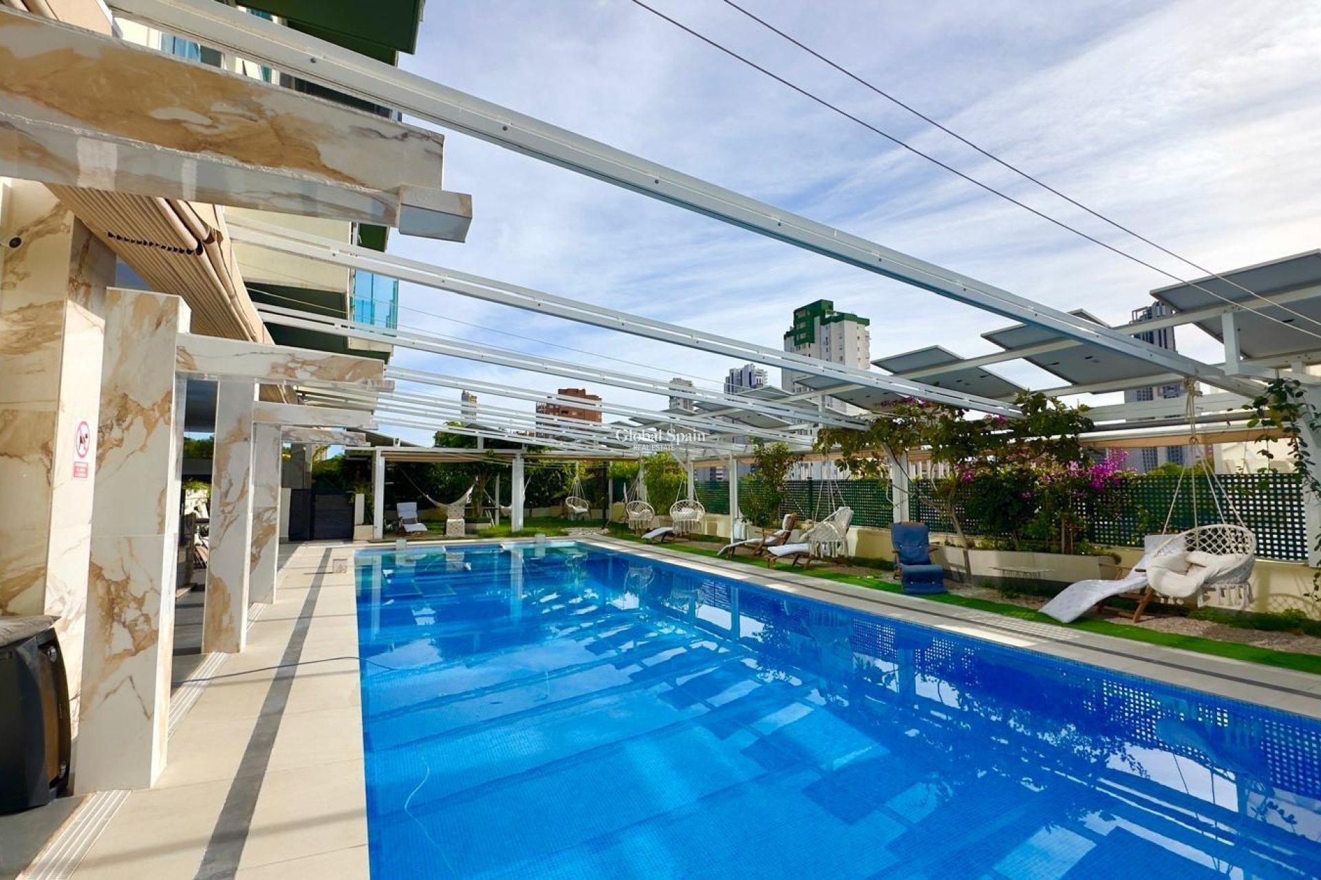 Wederverkoop - APPARTEMENT -
FINESTRAT