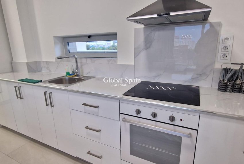 Wederverkoop - APPARTEMENT -
FINESTRAT