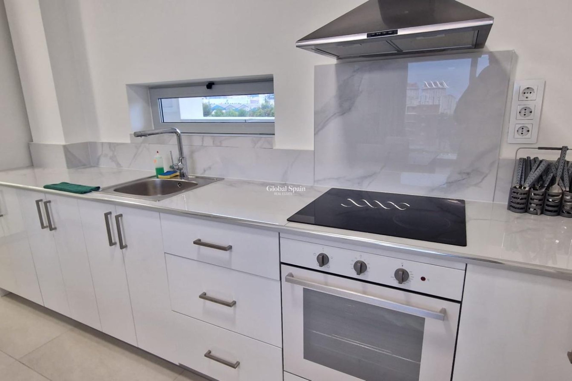 Wederverkoop - APPARTEMENT -
FINESTRAT