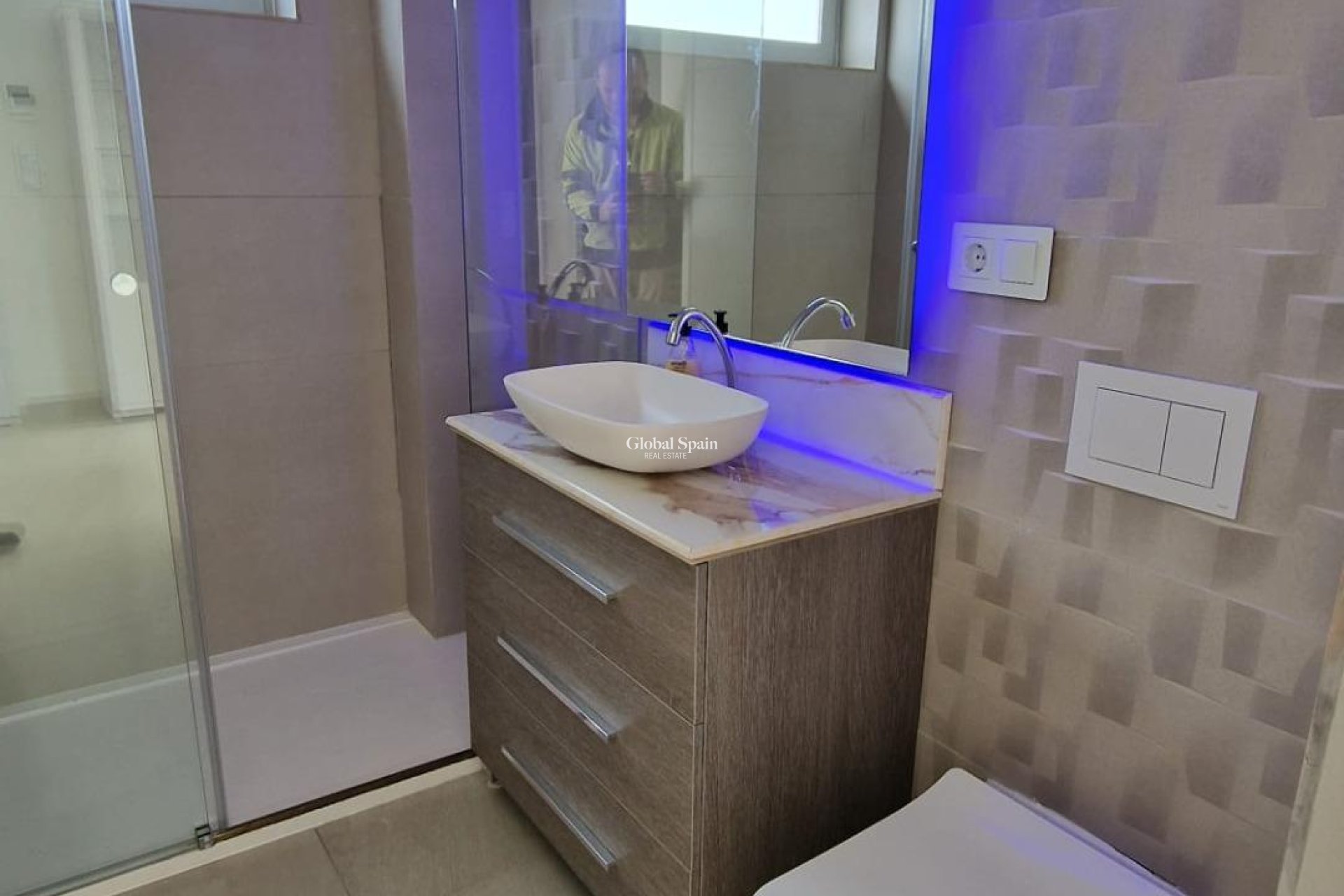 Wederverkoop - APPARTEMENT -
FINESTRAT