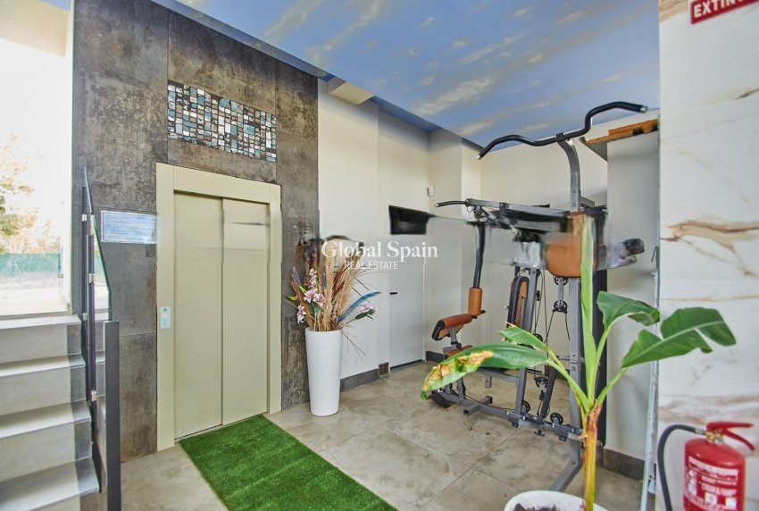 Wederverkoop - APPARTEMENT -
FINESTRAT