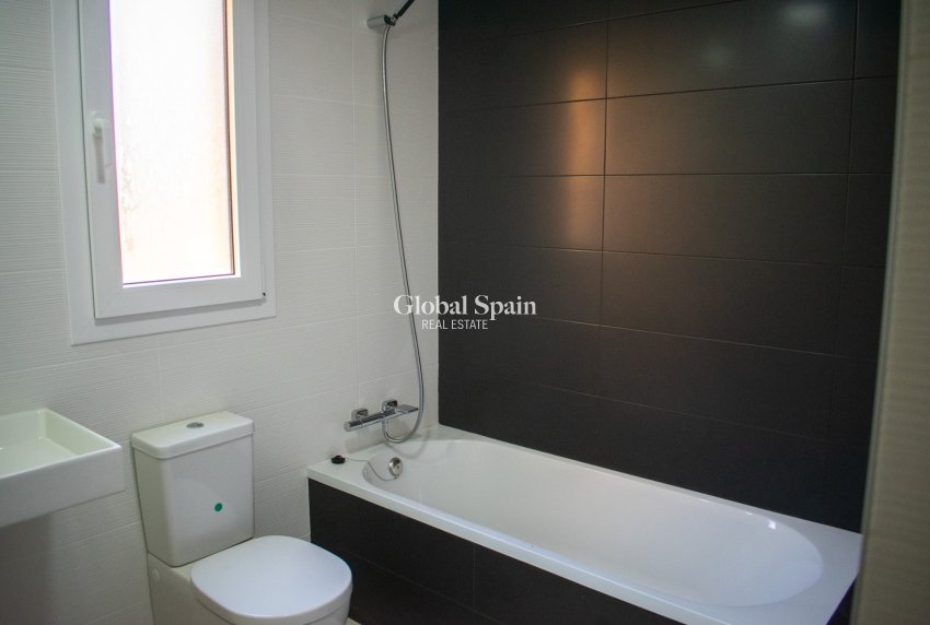 Wederverkoop - Appartement - Flat -
ORIHUELA COSTA - Punta Prima