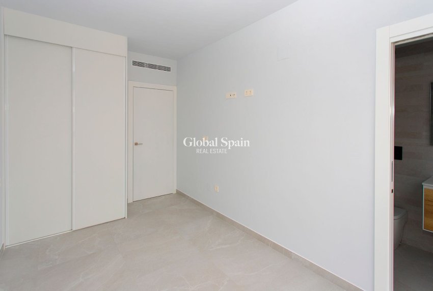 Wederverkoop - Appartement - Flat -
TORREVIEJA - Playa del Cura