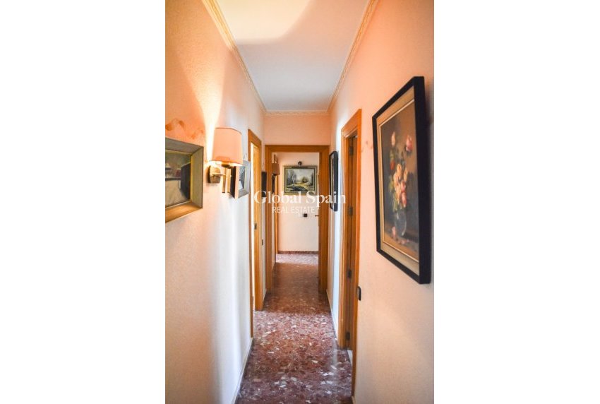 Wederverkoop - Appartement - Flat -
TORREVIEJA - Torrevieja Centro