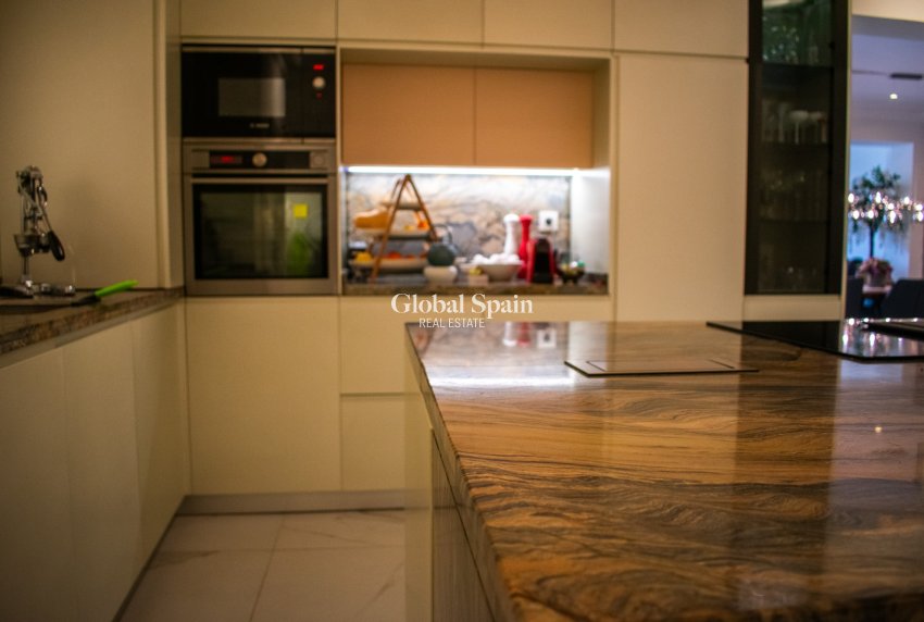 Wederverkoop - Appartement - Flat -
TORREVIEJA - Torrevieja Centro