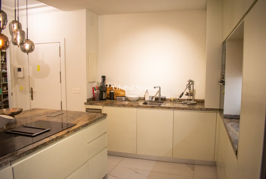 Wederverkoop - Appartement - Flat -
TORREVIEJA - Torrevieja Centro