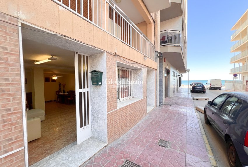 Wederverkoop - APPARTEMENT -
GUARDAMAR DEL SEGURA - Beach Guardamar
