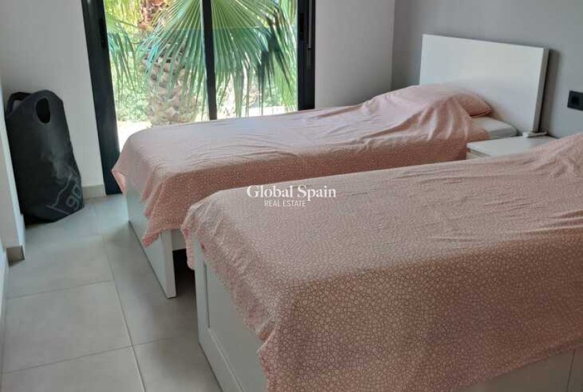 Wederverkoop - APPARTEMENT -
GUARDAMAR DEL SEGURA - Costa Blanca