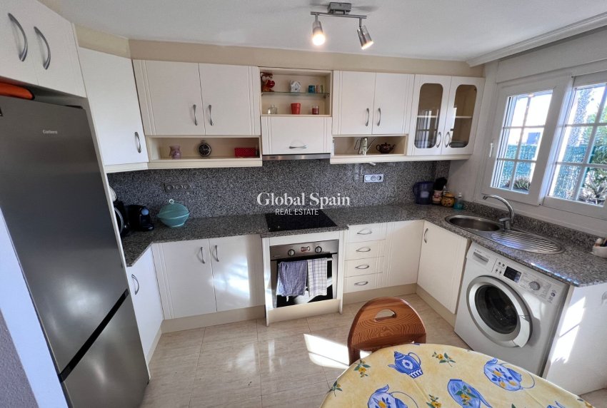 Wederverkoop - APPARTEMENT -
GUARDAMAR DEL SEGURA - Costa Blanca