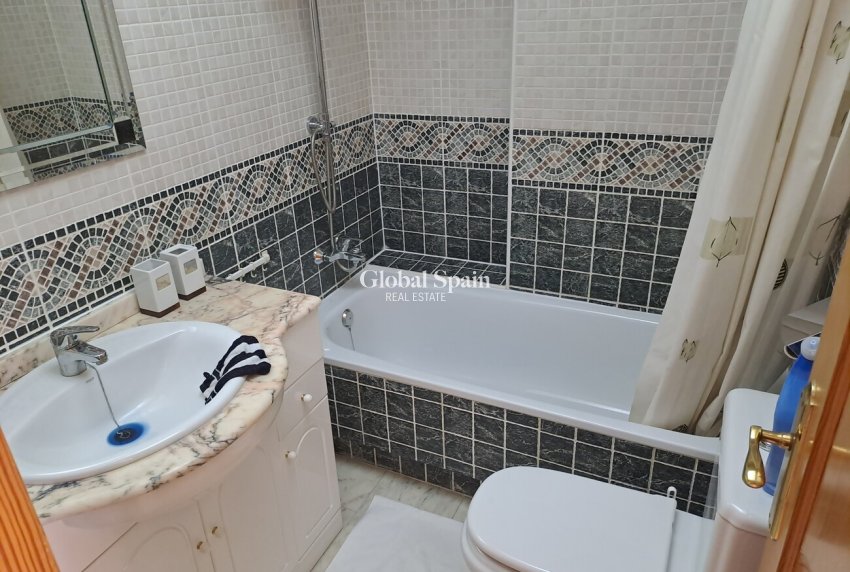 Wederverkoop - APPARTEMENT -
GUARDAMAR DEL SEGURA - Costa Blanca