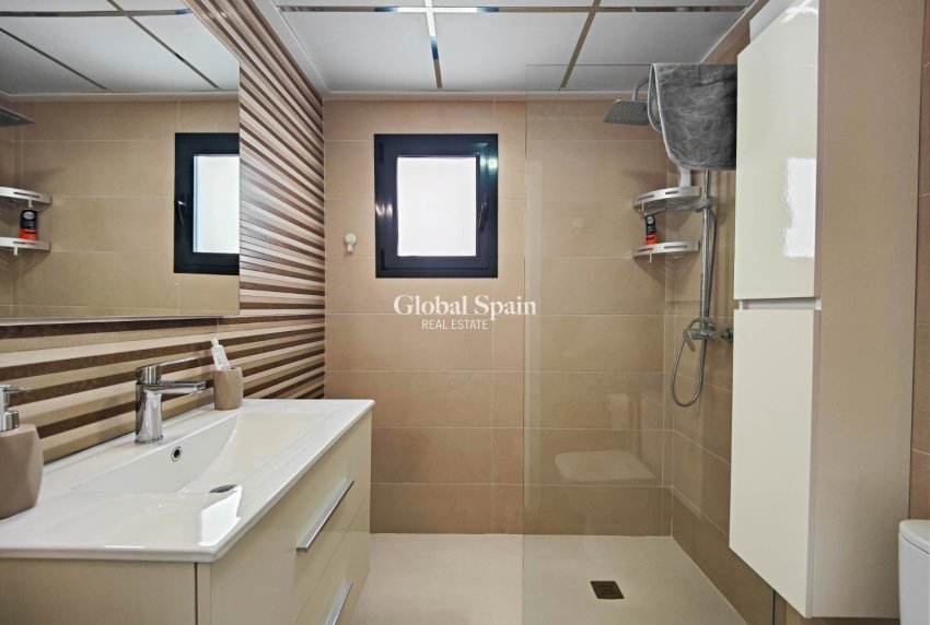 Wederverkoop - APPARTEMENT -
GUARDAMAR DEL SEGURA - Costa Blanca