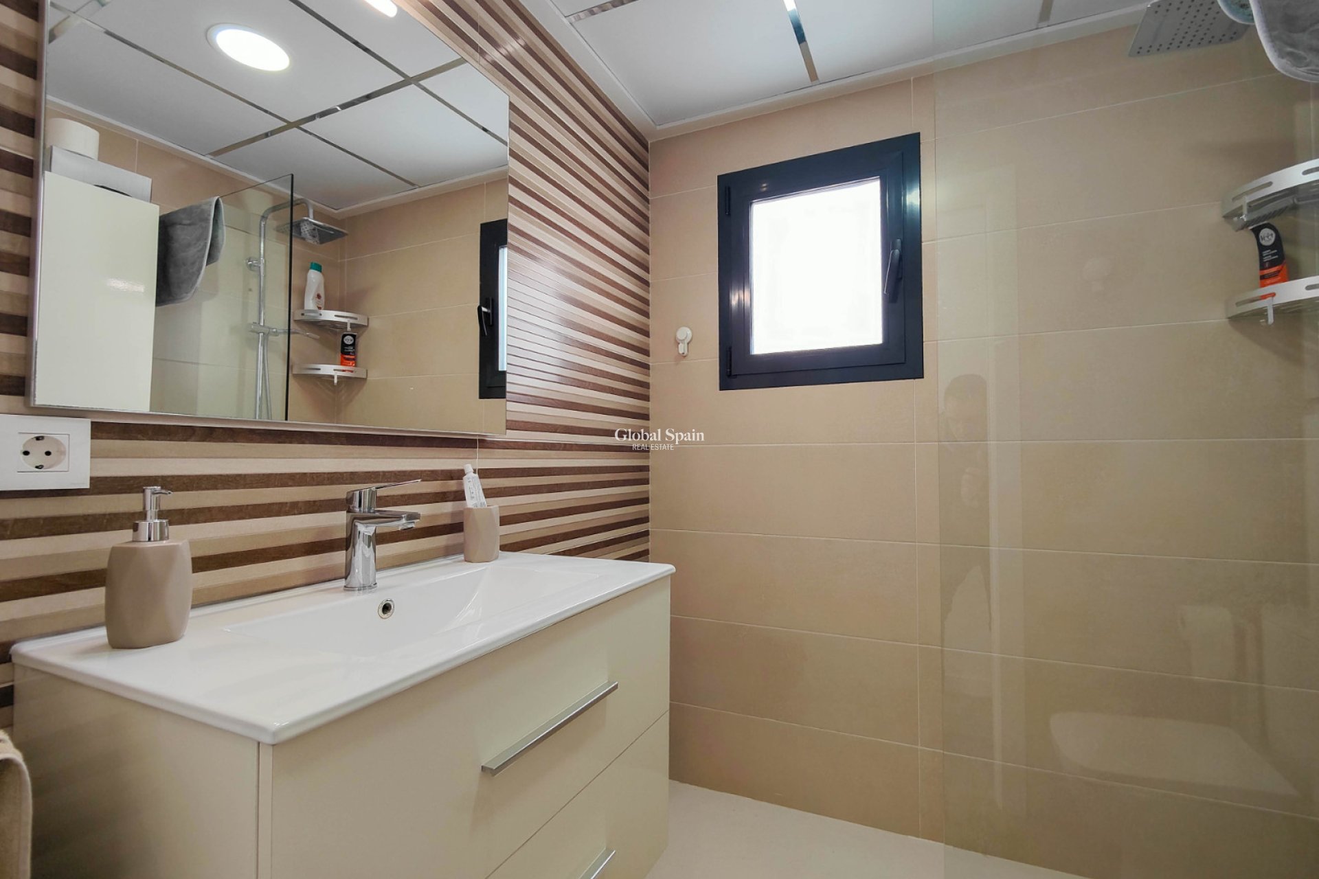 Wederverkoop - APPARTEMENT -
GUARDAMAR DEL SEGURA - Costa Blanca