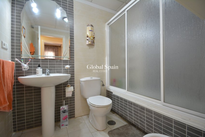 Wederverkoop - APPARTEMENT -
GUARDAMAR DEL SEGURA - Costa Blanca