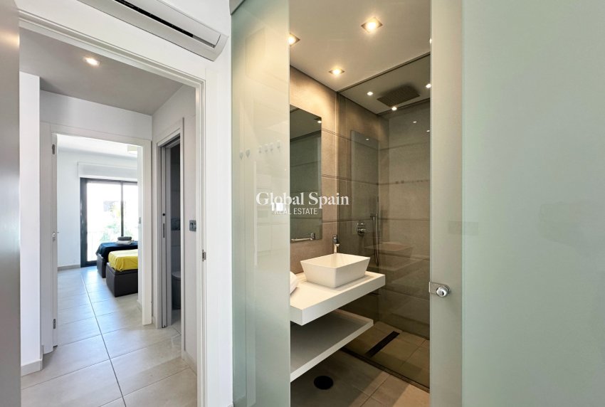 Wederverkoop - APPARTEMENT -
GUARDAMAR DEL SEGURA - Costa Blanca