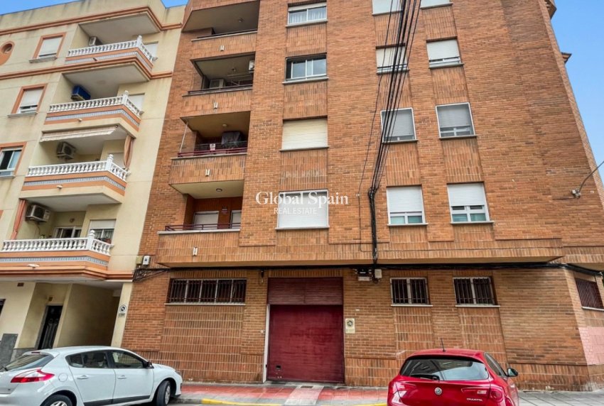 Wederverkoop - APPARTEMENT -
GUARDAMAR DEL SEGURA - Costa Blanca