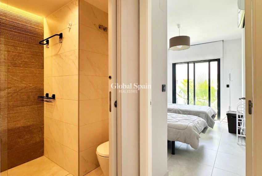Wederverkoop - APPARTEMENT -
GUARDAMAR DEL SEGURA - Costa Blanca
