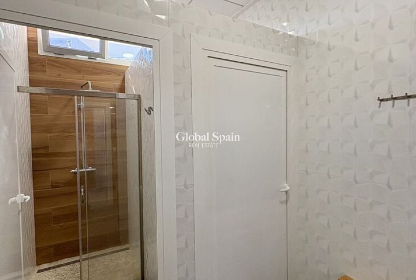 Wederverkoop - APPARTEMENT -
GUARDAMAR DEL SEGURA - Costa Blanca