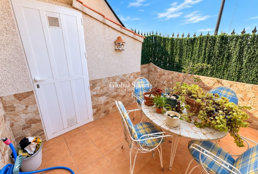 Wederverkoop - APPARTEMENT -
GUARDAMAR DEL SEGURA - El moncayo