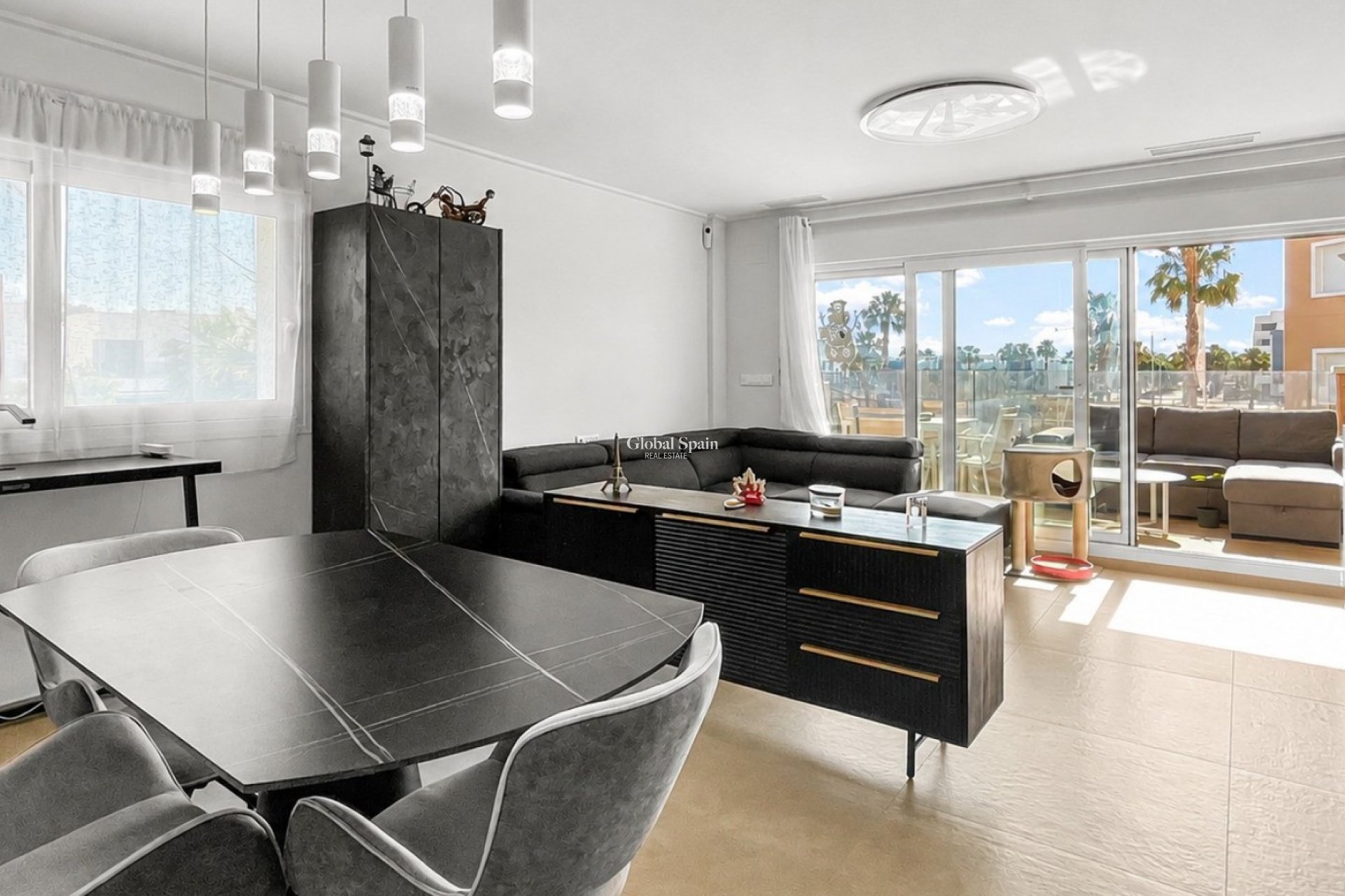 Wederverkoop - APPARTEMENT -
GUARDAMAR DEL SEGURA - EL RASO