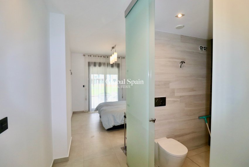 Wederverkoop - APPARTEMENT -
GUARDAMAR DEL SEGURA - Guardamar - El Raso