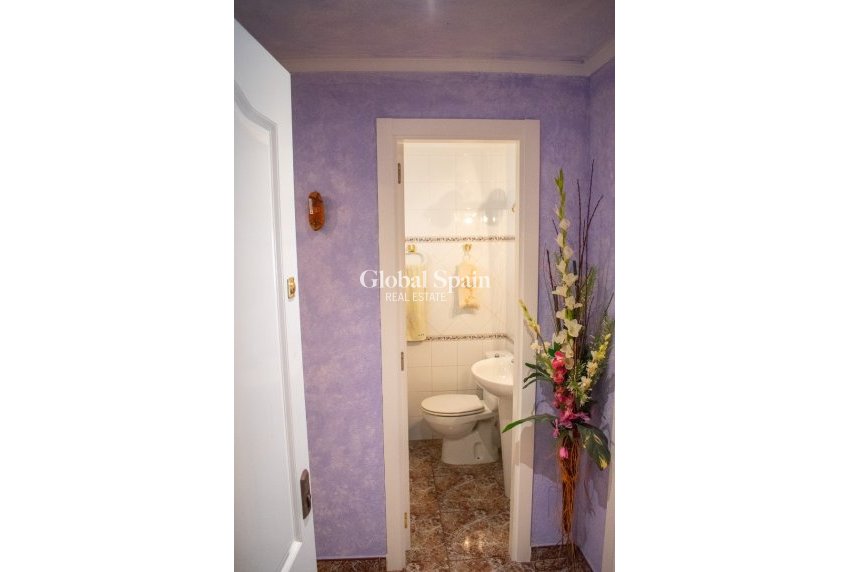 Wederverkoop - APPARTEMENT -
GUARDAMAR DEL SEGURA - Guardamar pueblo