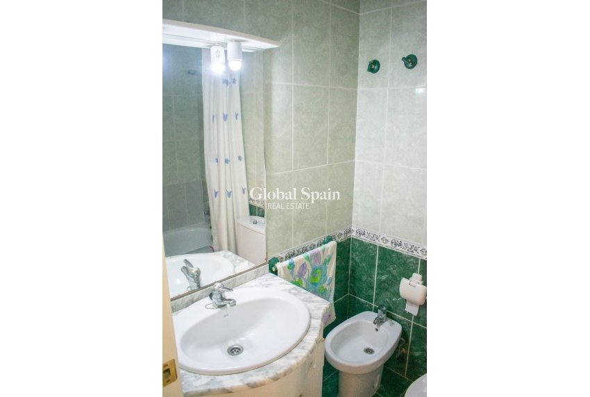 Wederverkoop - APPARTEMENT -
GUARDAMAR DEL SEGURA - Guardamar pueblo