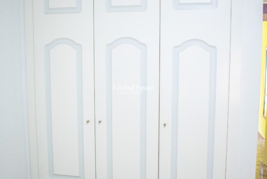 Wederverkoop - APPARTEMENT -
GUARDAMAR DEL SEGURA - Guardamar pueblo