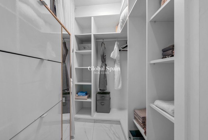 Wederverkoop - APPARTEMENT -
GUARDAMAR DEL SEGURA - Guardamar