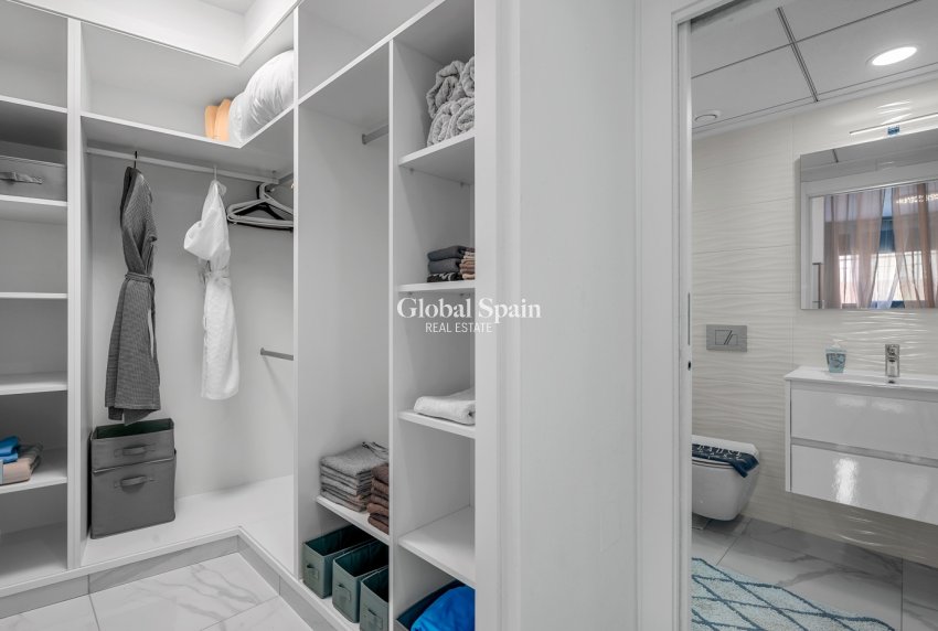 Wederverkoop - APPARTEMENT -
GUARDAMAR DEL SEGURA - Guardamar