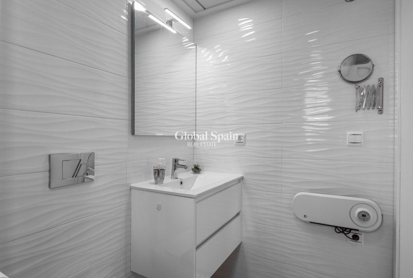 Wederverkoop - APPARTEMENT -
GUARDAMAR DEL SEGURA - Guardamar