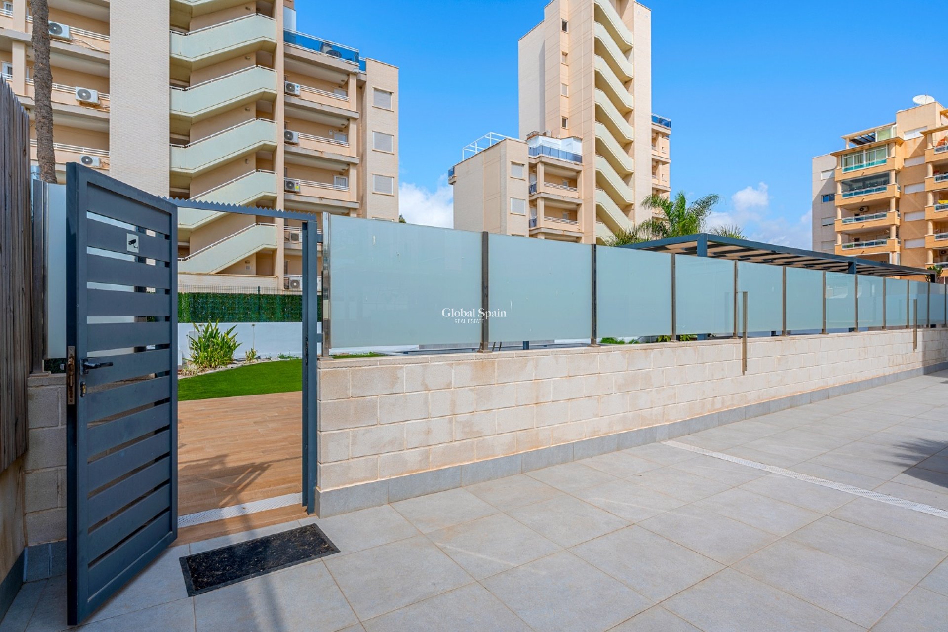 Wederverkoop - APPARTEMENT -
GUARDAMAR DEL SEGURA - Guardamar